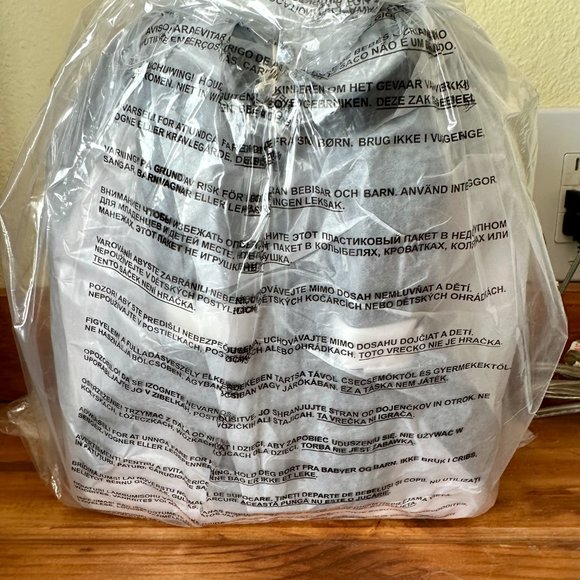 Disney 100 Halloween Trick or Treaters Glow-in-the-Dark Mini-Backpack - EE Excl. - Picture 10 of 10